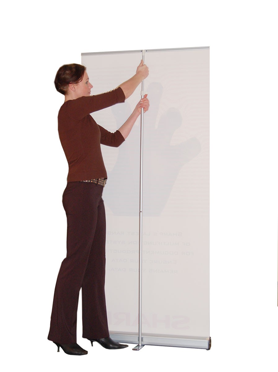 Expand MediaScreen 1 33 Retractable Banner Stand